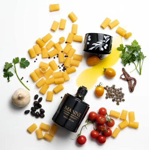Vista 2 de The Oil of Life - Aceite de oliva orgánico extra virgen - TOSCANO PGI, Pascua kosher - Alto en antioxidantes, perfecto como condimento - 3 botellas