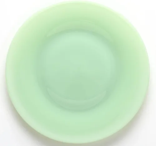 Vista 4 de Patrón simple y simple – Plato para pan/ensalada/cena – Mosser Glass (6 pulgadas, frambuesa negra)