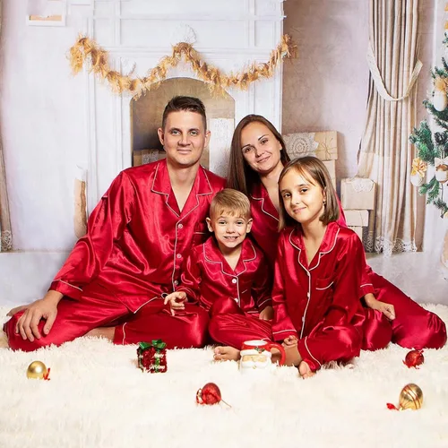 Vista 3 de BNisBM Pijamas de Navidad para la familia, de seda de color sólido, conjuntos a juego, camisas de manga larga, pantalones, ropa de descanso informal