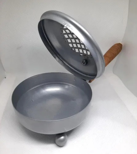 Vista 3 de Quemador de incienso de metal con mango Loban Sambrani Dhuni para uso doméstico y oficina