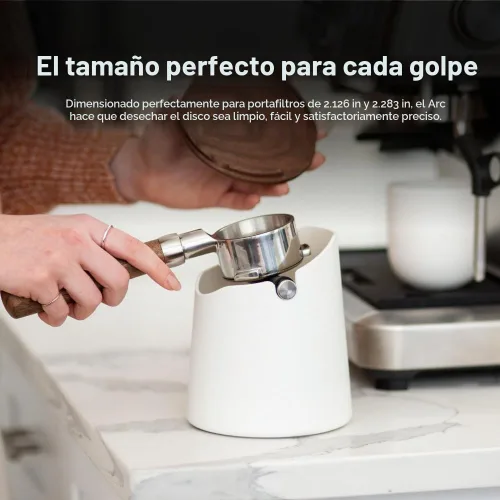 Vista 2 de Crema Coffee Products Caja de Golpe Arc Capacidad para 12–16 pastillas de espresso Construcción duradera resistente a las manchas con base
