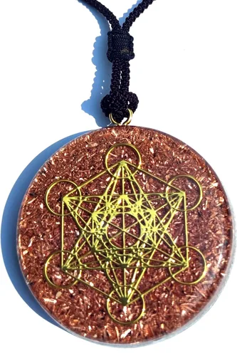 Vista 5 de Collar con Colgante Reversible de Orgón de Geometría Sagrada GRANDE 2.25 pulgadas 10.7cm