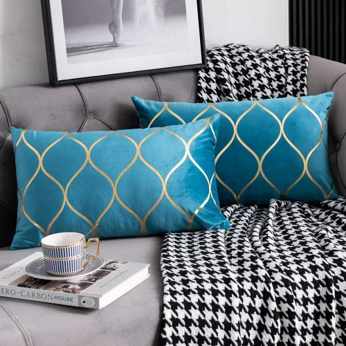 Vista 23 de DEZENE Fundas de almohada decorativas de terciopelo dorado de 22 x 22 pulgadas: paquete de 2 fundas de almohada cuadradas decorativas para Negro