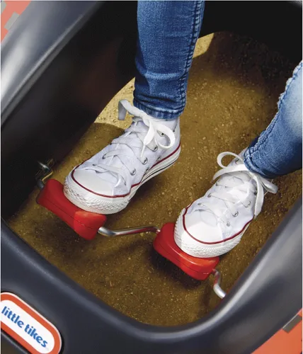 Vista 4 de Little Tikes Jett Car Racer - Coche negro para montar con respaldo de asiento ajustable, dirección de rueda trasera de doble mango, control
