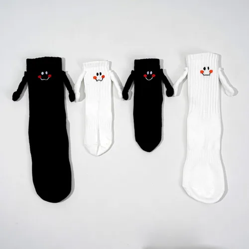 Vista 5 de Calcetines a juego para la familia, divertidos calcetines magnéticos de tubo medio, calcetines sonrientes para padres y niños