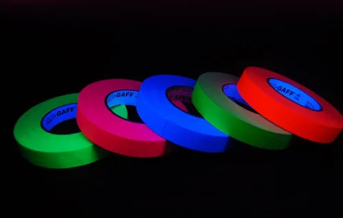 Vista 6 de 1 pulgada x 50 yardas UV luz negra reactiva fluorescente Gaffer cinta brillante decoración de fiesta (paquete de 4 rollos de 4 rollos x 50 yardas)