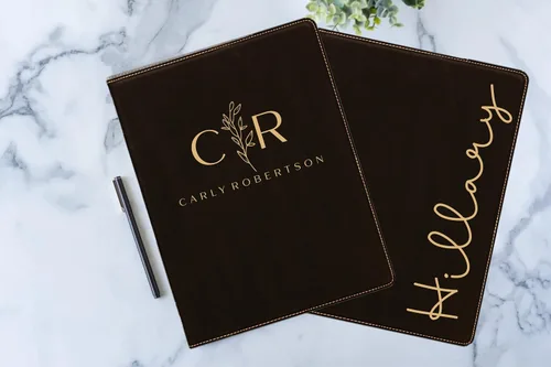 Vista 6 de Customized Leatherette Notepad Portfolio. Personalized Engraved Padfolio. Engraved Simple Notepad (Black & Gold)
