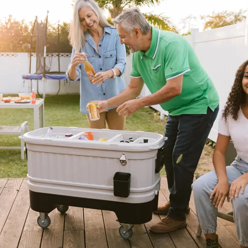 Vista 6 de Igloo Hard Cooler Polar & Party Bar Series Insulated Ice Chests