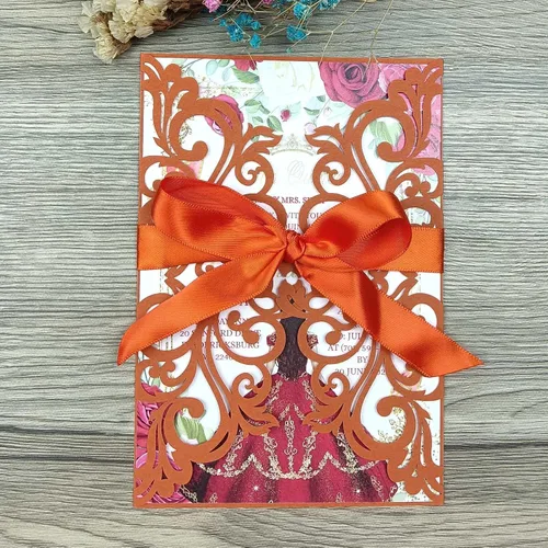 Vista 2 de 25 tarjetas de invitaciones de boda cortadas con láser de terracota con sobres, hojas interiores en blanco, cintas para boda, despedida de soltera