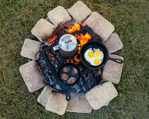 Vista 9 de Amazon Basics Rejilla de Parrilla de Camping Portátil Extra Resistente para Cocinar en Fogatas, Negro