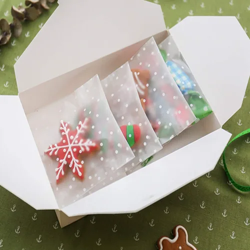 Vista 3 de Paquete de 200 bolsas de regalo de galletas de caramelo transparentes autoadhesivas de plástico autoadhesivo de 4 x 4 pulgadas, bolsas de embalaje