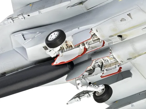 Vista 5 de Revell Super Hornet F/A-18 de Maverick