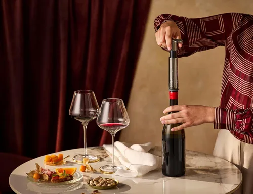Vista 4 de Le Creuset Bomba de vino y 3 tapones, níquel negro
