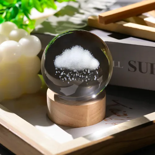 Vista 5 de Bola de cristal de 2.36 pulgadas con diseño de nube y lluvia en 3D, regalo para mujeres y hombres, bola decorativa de cristal grabada, pisapapeles