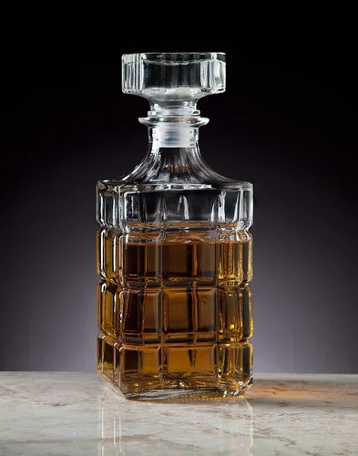 Vista 2 de Decantador de Whisky para Licor Escocés Bourbon o Vino - 25.4 fl oz