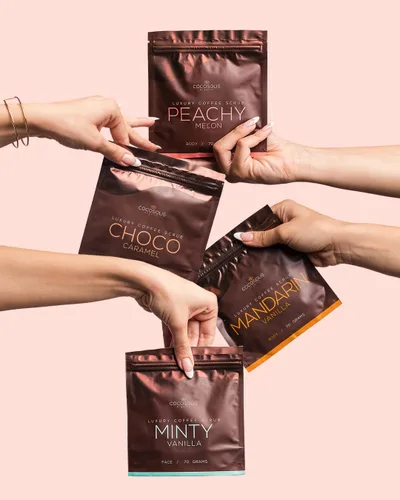 Vista 3 de COCOSOLIS Juego de 4 paquetes de café arábica, aceites esenciales naturales, los exfoliantes orgánicos perfectos para tu cara y cuerpo, exfoliante