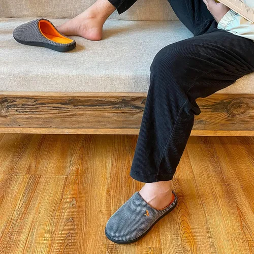 Vista 6 de VONMAY Pantuflas de dos tonos para hombre, de espuma viscoelástica, cómodas, ligeras, para interiores y exteriores