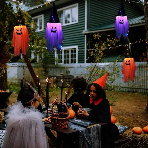 Vista 3 de Decoración de BokingOne de Halloween, 2 piezas de sombreros grandes de bruja fantasma iluminados para Halloween, adornos de fantasma colgantes