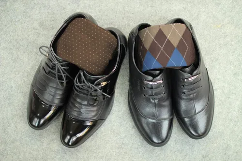 Vista 4 de Feetalk Calcetines de vestir modales para hombre, calcetines de algodón casuales con patrón resistente al olor