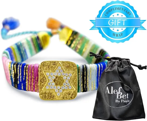 Vista 31 de Alef Bet by Paula Macrame Friendship Bracelet in Shades of Blue with Gold-plated Jewish Star of David Charm