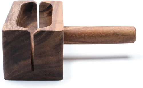 Vista 6 de Ironwood Gourmet 28330 Local 338 Bagel Miter, Madera de acacia, 7 x 5.5 x 2.5 pulgadas