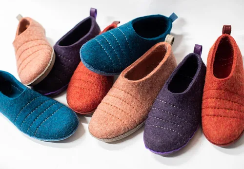 Vista 4 de Women's Boiled Wool Slipper with Non Slip Soles - Felted Wool slippers