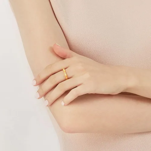 Vista 3 de CHOW SANG SANG Cultural Blessing 999 Anillo de bambú de oro macizo de 24 quilates para mujer 92241R