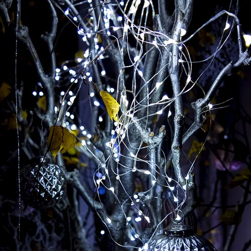 Vista 2 de Twinkle Star Guirnalda de luces de Navidad que funcionan con pilas, 100 luces LED impermeables de alambre plateado, control remoto y 8 modos