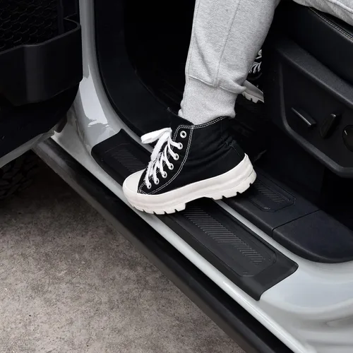 Vista 2 de 4 protectores de umbral de puerta para Bronco 2021-2023, protectores de umbral de puerta de elastómero termoplástico antiarañazos para Ford Bronco