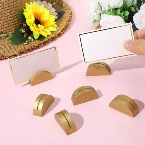 Vista 4 de 50 soportes dorados para números de mesa, tarjeteros de madera con 50 tarjetas, soportes de números de mesa semicirculares para restaurantes, bodas
