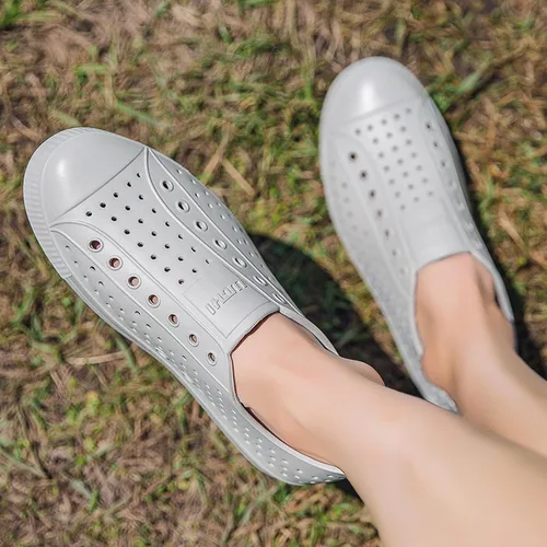Vista 4 de FLIOZY Zuecos de jardín impermeables para hombres y mujeres, zapatos ligeros y transpirables de EVA sin cordones, cómodos y antideslizantes, calzado