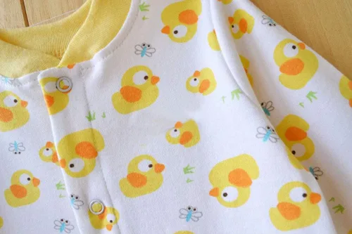 Vista 2 de Mameluco de una pieza para bebé de algodón suave con pies para bebés de 0 a 12 meses