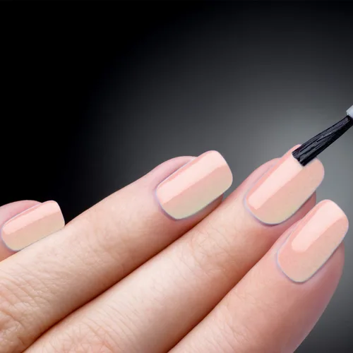 Vista 2 de karma organic Esmalte de uñas natural, no tóxico, pintura de uñas vegana y libre de crueldad (champán y perlas)