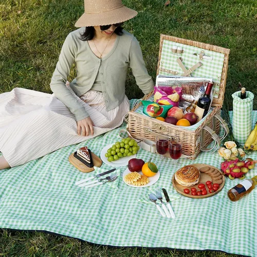 Vista 6 de Cesta de picnic para 2, cestas de picnic aisladas de sauce con correa para el hombro, canasta de picnic con manta de picnic impermeable, cesta