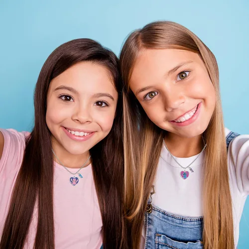 Vista 2 de Disney Lilo & Stitch - Juego de 2 collares de mejores amigas con dije de BFF y Stitch, con licencia