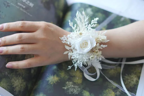 Vista 6 de Ramillete de boda de flores secas preservado blanco, ramillete de muñeca, ramillete rústico bohemio, ramillete de pulsera nupcial (w01)