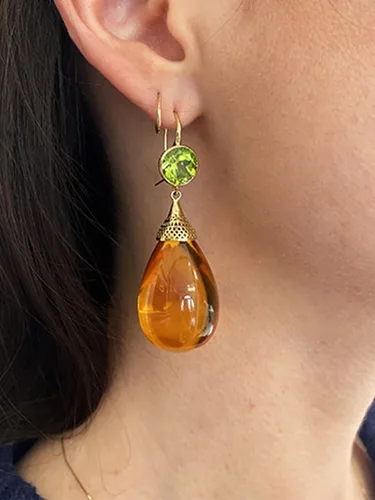 Vista 2 de Aretes de lágrima para mujer, aretes colgantes chapados en oro, aretes colgantes de gota de agua, elegantes aretes de ganchos, regalo de joyería