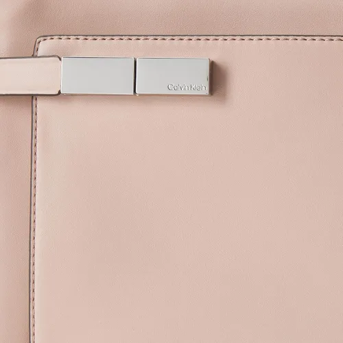 Vista 5 de Calvin Klein Jade Tailored Satchel