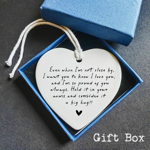 Vista 4 de Even When I'm Not Close By Heart - Adorno de cerámica para hermana, regalo para mi hija, adorno de corazón de Navidad, regalo de recuerdo para mejor