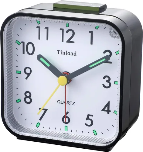 Vista 3 de Tinload Reloj despertador analógico de viaje con batería pequeño, silencioso, sin tictac, suave despertador, sonidos de pitido ascendente, Negro