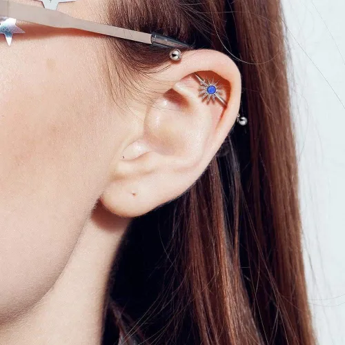 Vista 5 de Covet Jewelry Opal Center Sunburst 316L - Piercing industrial de acero quirúrgico