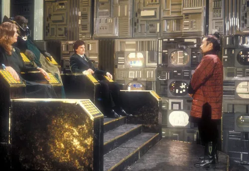 Vista 7 de Doctor Who - Fünfter Doktor - Vier vor Zwölf