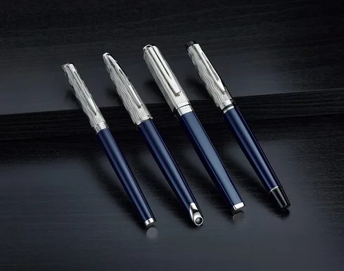 Vista 7 de Waterman Carène - Pluma estilográfica, metal y laca azul, tapa cincelada, punta mediana de oro de 18 quilates, tinta azul, caja de regalo