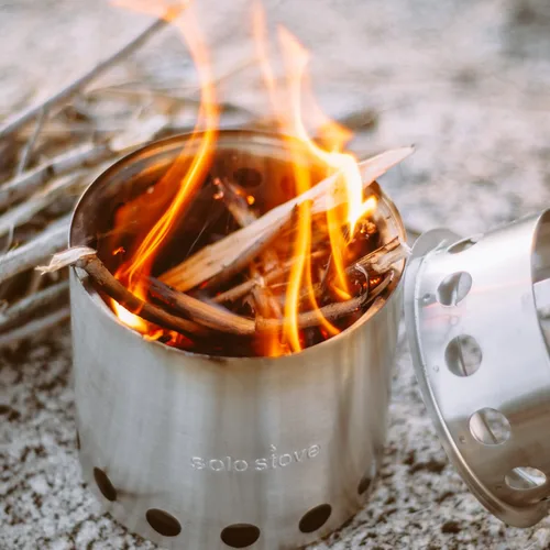 Vista 7 de Solo Stove Lite - Estufa portátil para acampar, senderismo y supervivencia Quema de leña potente y eficiente y baja en humo Estufa de cohetes