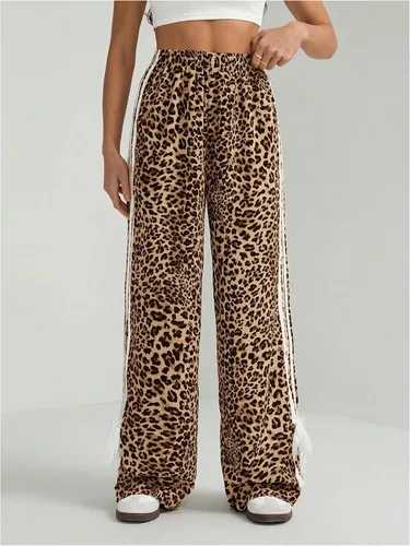 Vista 3 de Floerns Pantalones de pierna ancha con estampado de leopardo a rayas Y2K Marrón café