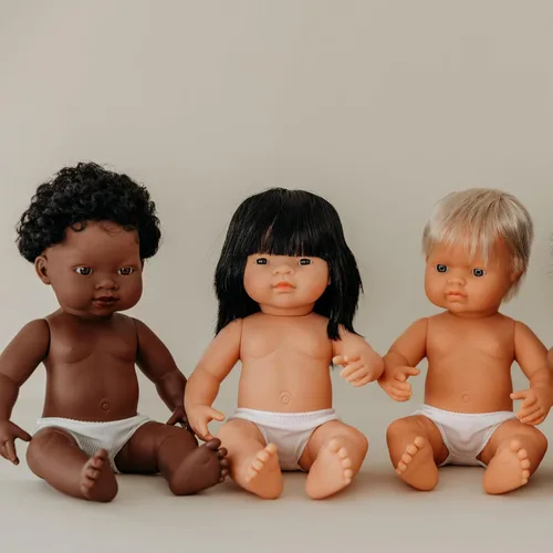 Vista 5 de Muñeca de bebé anatómicamente correcta de 15 pulgadas de Miniland, Chica asiática
