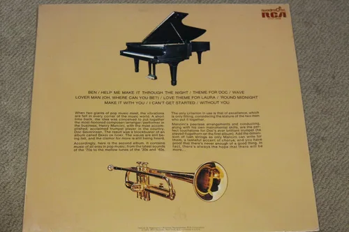Vista 3 de Brass, Ivory & Strings