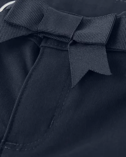 Vista 2 de Gymboree Falda pantalón plisada de sarga para niñas y niños pequeños