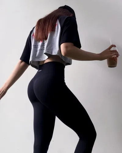 Vista 4 de AUROLA Leggings de entrenamiento para mujer, control de abdomen, a prueba de sentadillas, acanalados, gruesos, sin costuras, pantalones activos