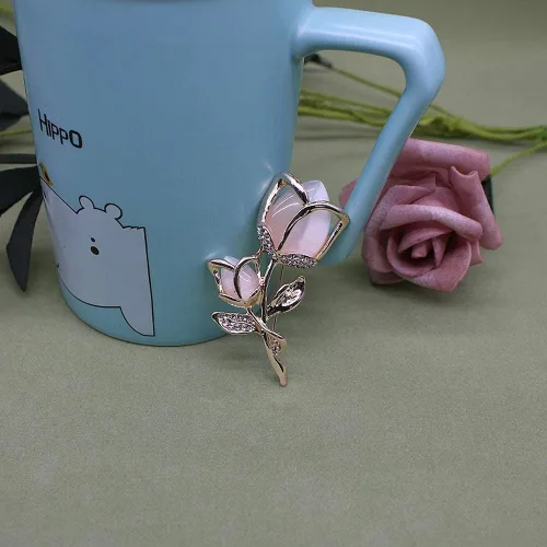 Vista 5 de Broche de cristal creado con diamantes de imitación de cristal rosa flor de moda Pin regalo mujeres niñas oro rosa
